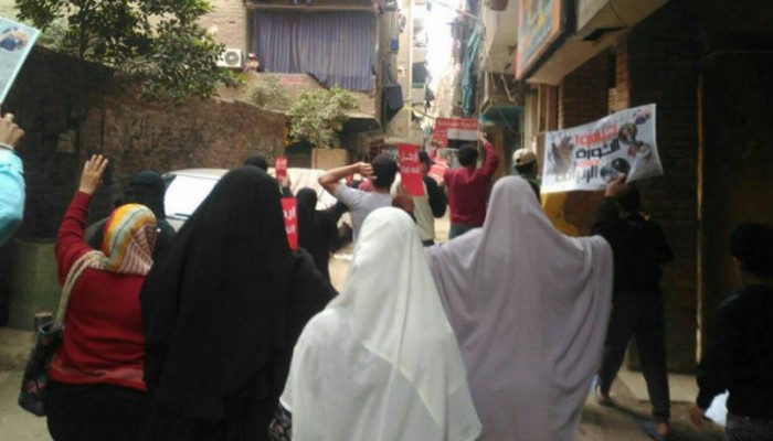 ثوار إمبابة بالجيزة يواصلون تظاهرات "خبز وحرية "