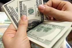 سعر الدولار يرتفع عالمياً لأعلى مستوى منذ 20 يناير الماضي