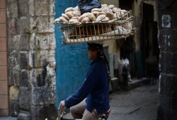 صحيفة فرنسية: مظاهرات الخبز تهز «نظام السيسي»