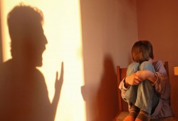 تقسو على إبنك كثيرا ؟ .. إحذر قد يصاب بأمراض خطيرة !