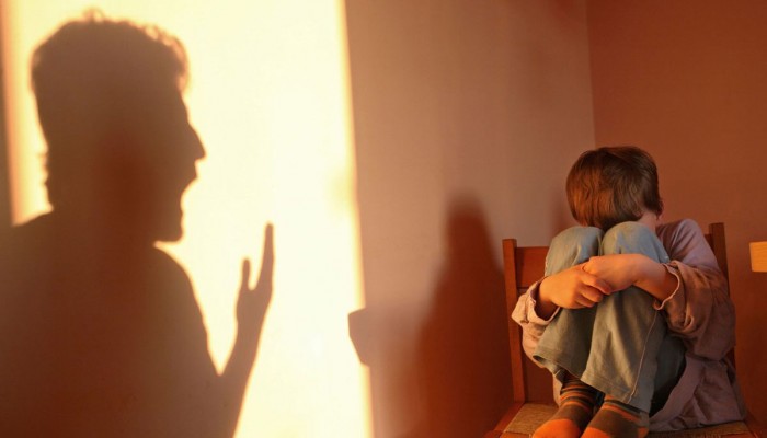 تقسو على إبنك كثيرا ؟ .. إحذر قد يصاب بأمراض خطيرة !