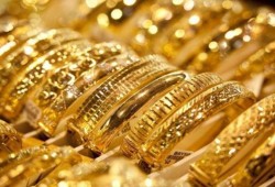 الذهب يواصل ارتفاعه