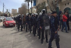 أمن السلطة الفلسطينية يقمع وقفة احتجاجية ضد محاكمة الشهيد الأعرج
