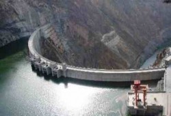 إثيوبيا تخفي بيانات سد النهضة والسيسي "ودن من طين"