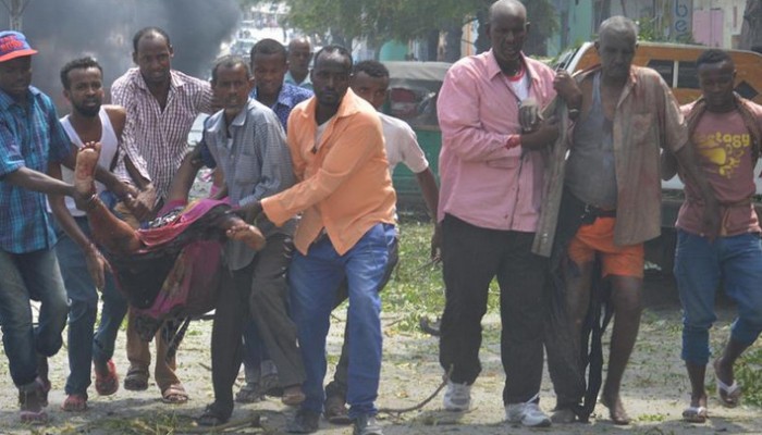 8 قتلى في تفجير سيارة مفخخة أمام فندق بمقديشو