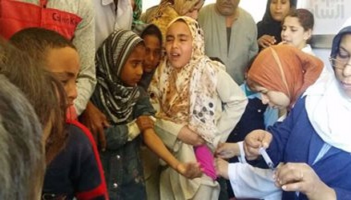 "صحة الانقلاب ": ارتفاع أعداد التلاميذ المصابين باشتباه تسمم بسوهاج لـ1911 حالة