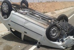 مصرع 3 أشخاص وإصابة 4 آخرين إثر انقلاب سيارة بطريق "العاشر - الإسماعيلية"