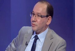 قنديل: الخدمة في بلاط الاستبداد لا تؤهل لتعليم الناس الديمقراطية
