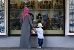 العفو الدولية: قرار حظر الحجاب بأوروبا تمييز ضد المرأة