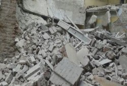 سوهاج : مصرع وإصابة شخصين في انهيار منزل