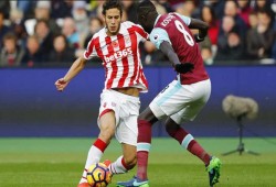 مدرب ستوك سيتي يمدح رمضان صبحي قبل مواجهة تشيلسي