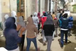 ثوار "حوش عيسى" في مسيرة ليلية "بكرة الحق يعود لسه فينا صمود"