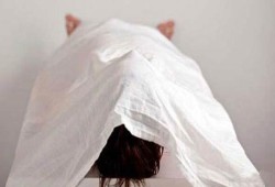 حالة من الذعر بقرية ببنها بعد العثور على جثة فتاة بها 19 طعنة