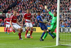 المانيو يسحق ميدلسبره بثلاثية ويرتقي للمركز الخامس