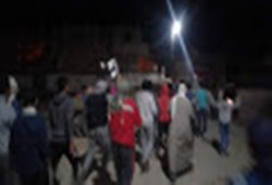 ثوار حوش عيسى ينتفضون ضد العسكر بمسيرة ليلية