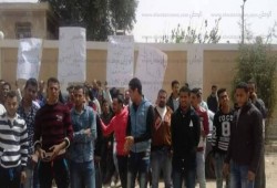 وقفة احتجاجية تطالب محافظ ومدير أمن قنا باستعادة "طالبة" متغيبة منذ 10 أيام