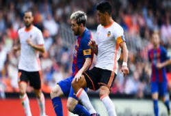 برشلونة يهزم فالنسيا برباعية في الدوري الإسباني