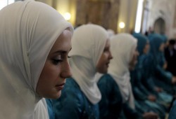 وزيرة بلجيكية تدافع عن قرار محكمة العدل الأوروبية بشأن الحجاب