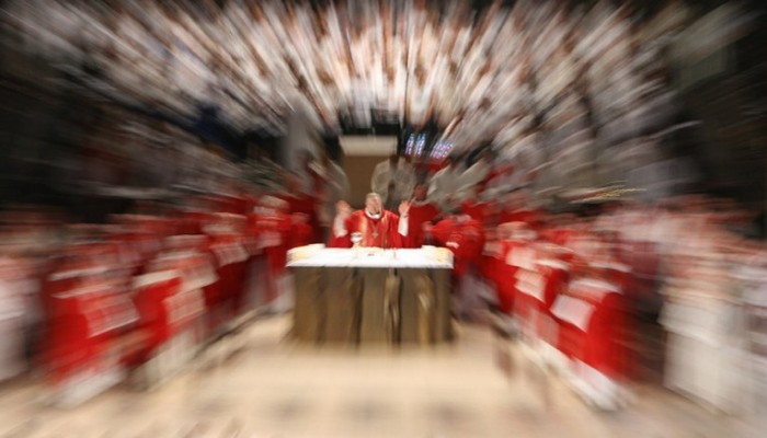 32 كاهنا فرنسيا اعتدوا لسنوات على مئات الأطفال جنسيا