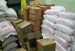 القابضة للصناعات الغذائية: تراجع المخزون الاستراتيجي للسكر والزيت والأرز في مارس