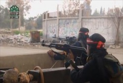 سوريا : الثوار بمشارف حماة ويتمسكون بمواقعهم شرق دمشق