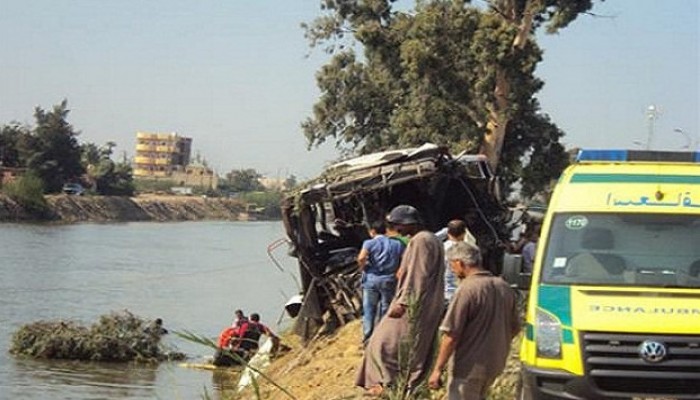 بالأسماء.. 20 مصابا في انقلاب سيارة بترعة السلام في الدقهلية