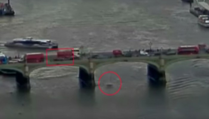 لقطات مروعة لسيدة تسقط بنهر التايمز خلال هجوم لندن (شاهد)