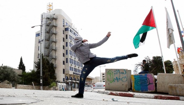 حماس تدعو المقاومة للرد على جريمة مخيم الجلزون