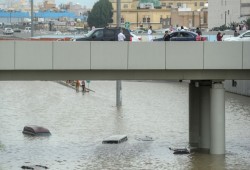 الأمطار تغرق الكويت ... وخسائر كبيرة في الممتلكات