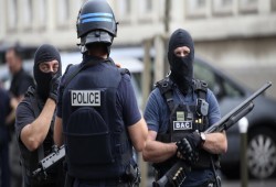 إصابة 3 أشخاص في حادث إطلاق نار شمالي فرنسا