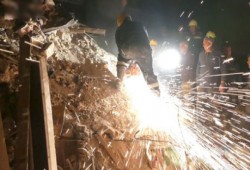 عقب زلزال ضعيف .. انهيار 3 عقارات فى القاهرة والإسكندرية وإخلاء 8 منازل في 24 ساعة