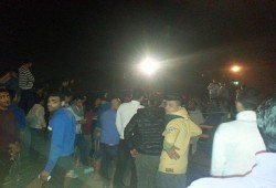 بالصور.. أهالٍ بالدقهلية يقطعون السكة الحديد بسبب احتراق منزل 35 مرة