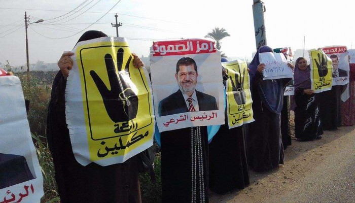 حرائر دمياط يواصلن مظاهرات "ارحل يا سفيه"