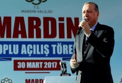 أردوغان يُخّير "الانقلابيين" بين تسليم أنفسهم أو الرحيل عن البلاد