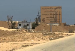 استمرار نهب أراضي الدولة.. السيسي يخصص 15 ألف فدان للجيش بالضبعة