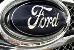 فورد تسحب 50 ألف سيارة من الأسوق بسبب عيوب في الفتيس