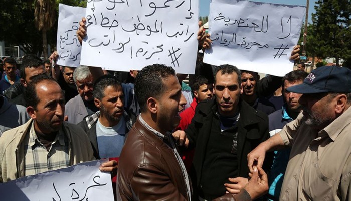 حماس تدين "مجزرة الرواتب" وتعلن تضامنها مع الموظفين كافة