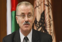 "فتح" بغزة تطالب عباس بإقالة حكومة الحمد الله