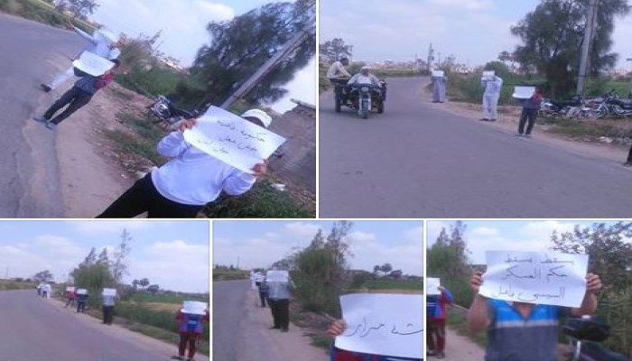 سلسلة بشرية لثوار كفر الدوار تطالب بمحاكمة الانقلابيين