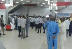 السودان تفرض تأشيرة دخول على المصريين الرجال من سن 18 إلى 50 عاما