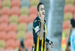 كهربا يعتدي على مشجع سعودي بالضرب (فيديو)