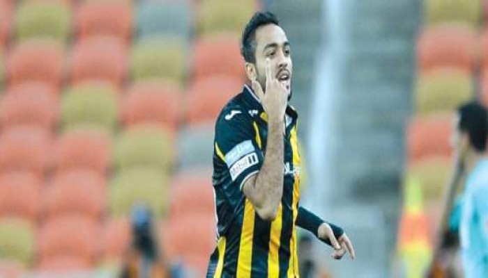 كهربا يعتدي على مشجع سعودي بالضرب (فيديو)