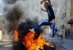 الأسبوع الأول من أبريل.. 11 عملية فدائية ومقتل جندي صهيوني