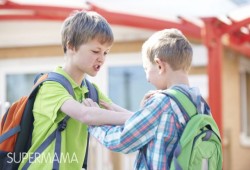 طفلك معتدٍ أم ضحية.. هل هناك حل للضرب في المدرسة؟
