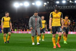 أرسنال يخسر بثلاثية.. ومدربه فينغر في مأزق حقيقي