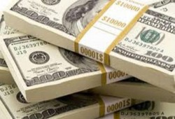 خبراء: الدولار يكسر مستوى الـ 19 جنيه قريبا. وارتفاع الاستهلاك السبب