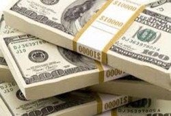 خبراء: الدولار يكسر مستوى الـ 19 جنيه قريبا. وارتفاع الاستهلاك السبب
