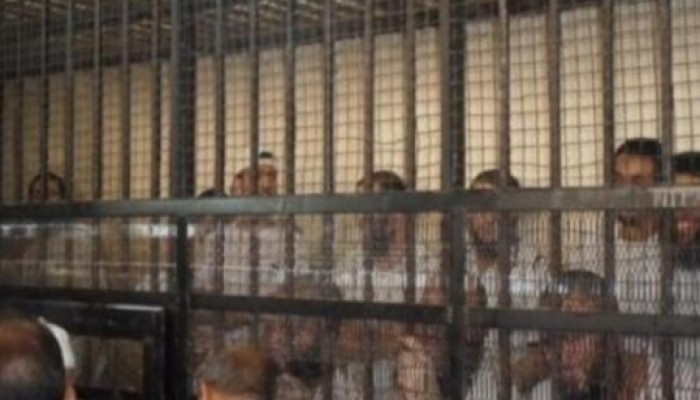 قضاء الانقلاب يقضي بالمؤبد على  65 شخص بأحداث قسم المنيا