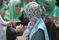 وقف تركي يوزع ٣٠ ألف نسخة من القرآن الكريم على طلبة السودان