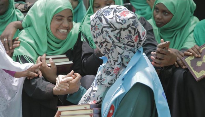 وقف تركي يوزع ٣٠ ألف نسخة من القرآن الكريم على طلبة السودان